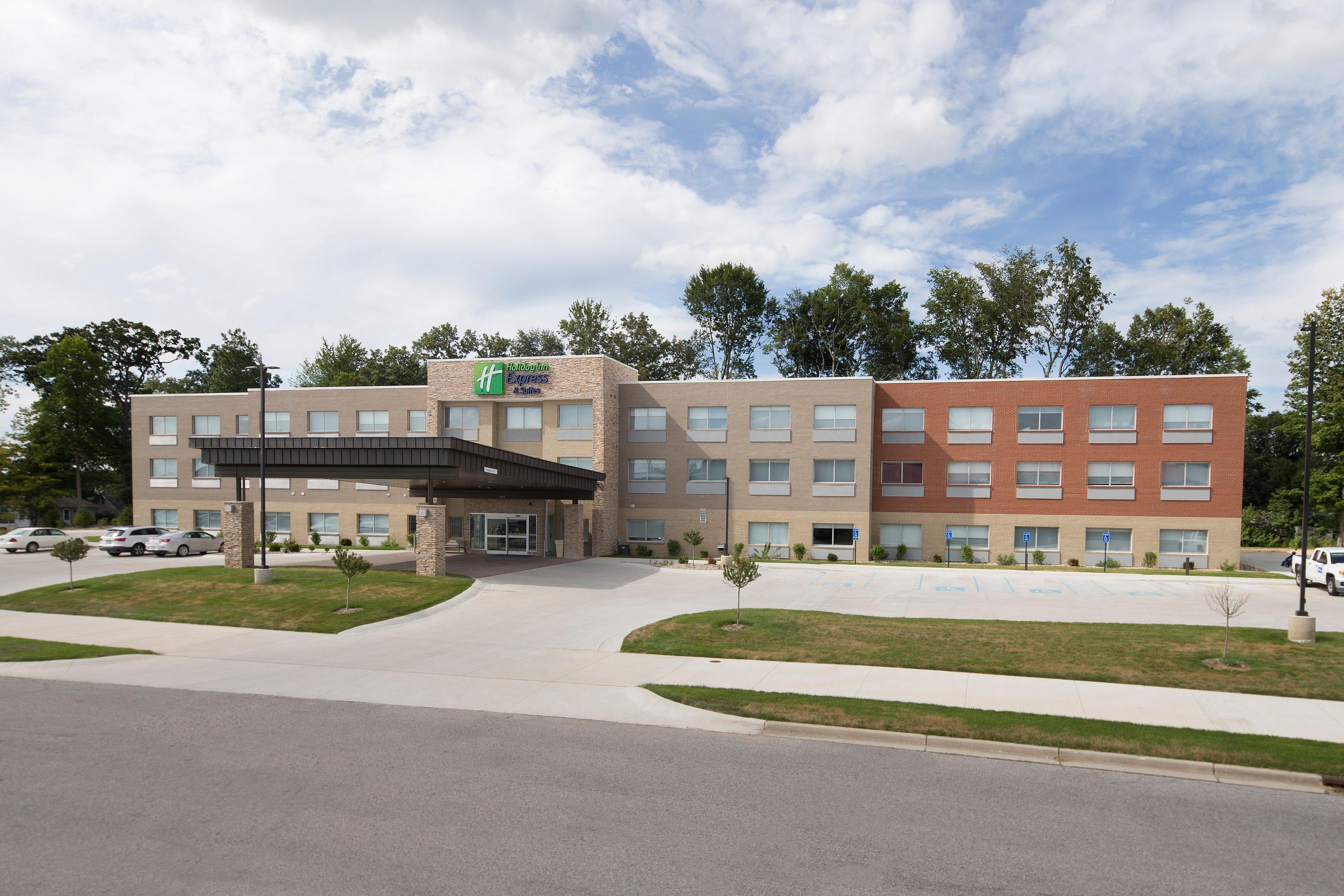 Holiday Inn Express & Suites - Michigan City By Ihg Exterior photo